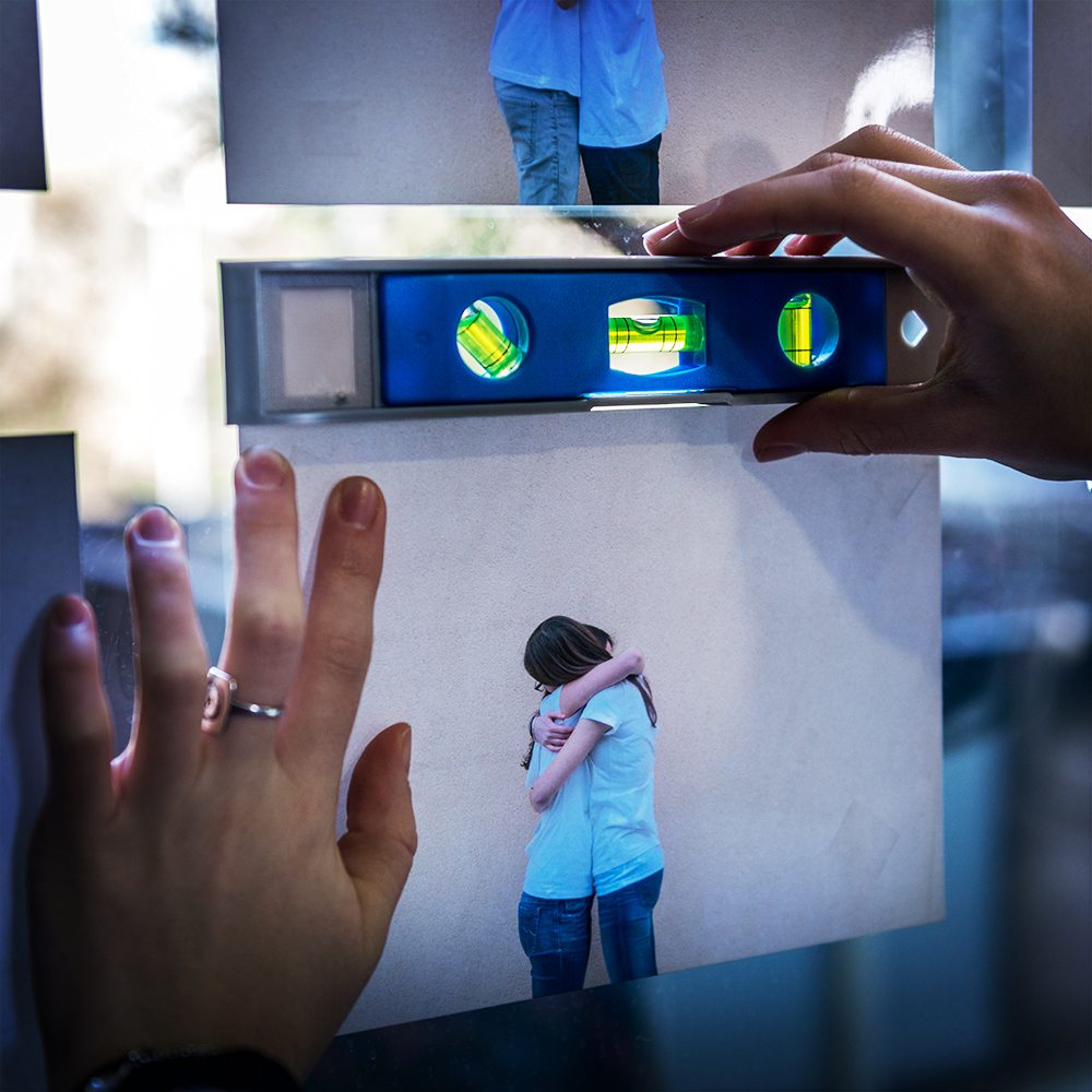 mains qui analysent série photographie etpa