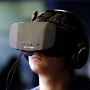 Le casque Oculus, premier de cette nouvelle génération de périphérique racheté par Facebook en 2014.
